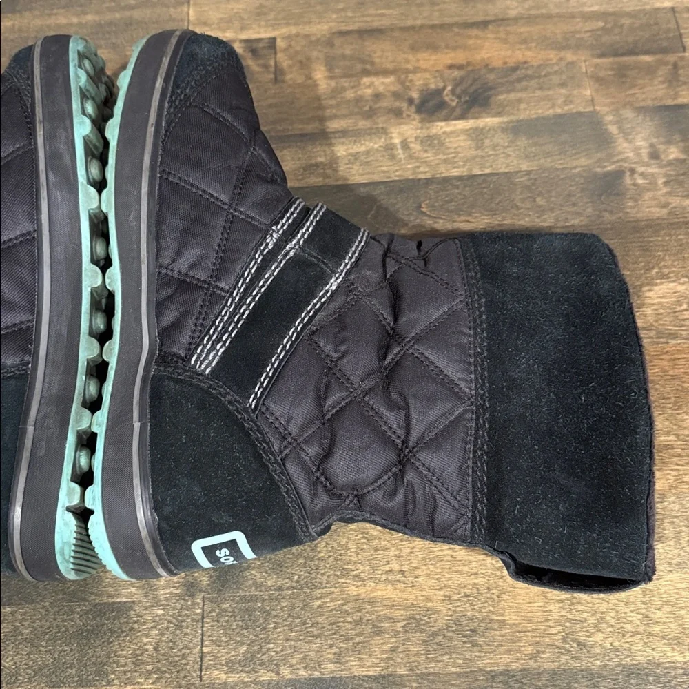 Sorel Glacy Explorer Shortie Boot Black and Mint Size‎ 7.5